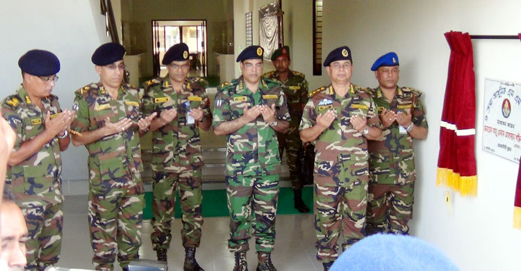 কাদিরাবাদে এসএম ব্যারাকের উদ্বোধন করলেন সেনাপ্রধান