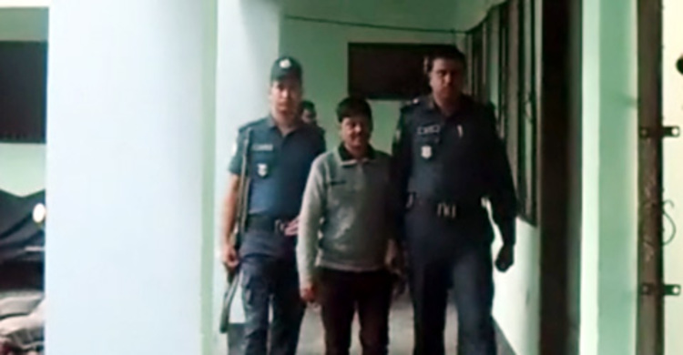 হাতিয়ার ইউপি চেয়ারম্যান মেহেরাজকে আটক করেছে দুদক