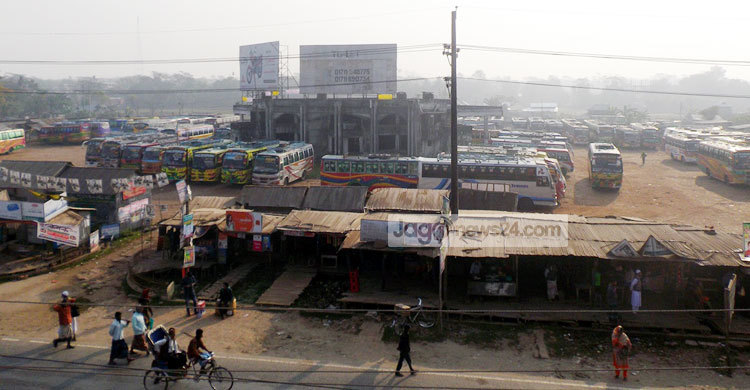 বরিশাল-কুয়াকাটা সড়কে দ্বিতীয় দিনের মত চলছে ধর্মঘট