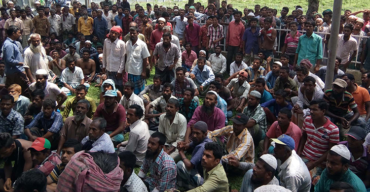 পটুয়াখালীতে রিকশাচালকদের বিক্ষোভ