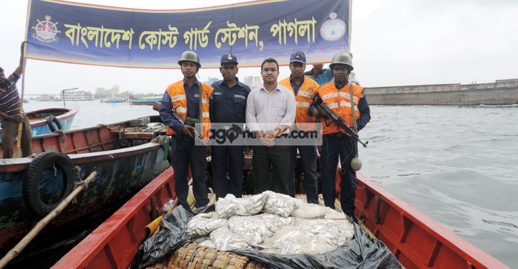 মুন্সিগঞ্জে অভিযান চালিয়ে ৬০০ কেজি জাটকা জব্দ