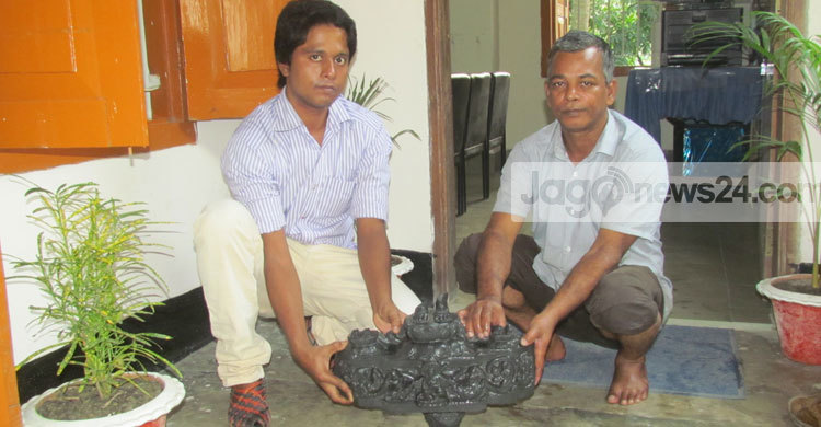 মুন্সিগঞ্জে কষ্টি পাথরের মূর্তি উদ্ধার