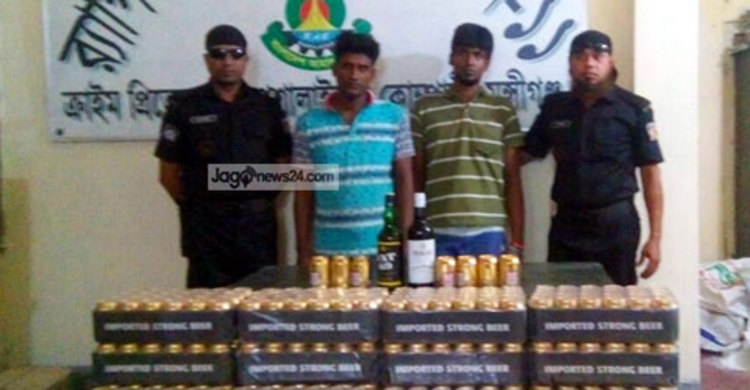 মুন্সিগঞ্জে বিদেশি মদসহ গ্রেফতার ২