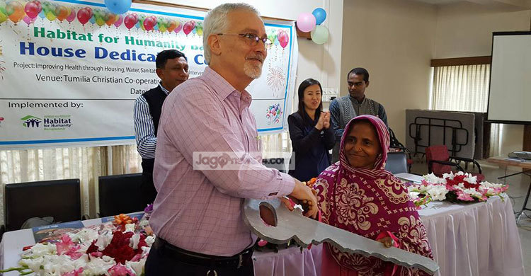 কালীগঞ্জে দরিদ্রদের মাঝে হ্যাবিট্যাটের গৃহ হস্থান্তর