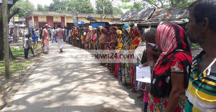খালিয়াজুরীতে ত্রাণের চালে অনিয়ম, বিক্ষোভ
