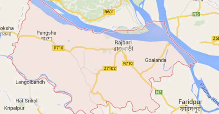 স্বাধীনতা দিবসের অনুষ্ঠান থেকে অস্ত্রসহ ৫ যুবক আটক