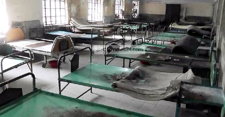 হাসপাতাল ভবনে ফাটল, সরিয়ে নেয়া হলো রোগীদের