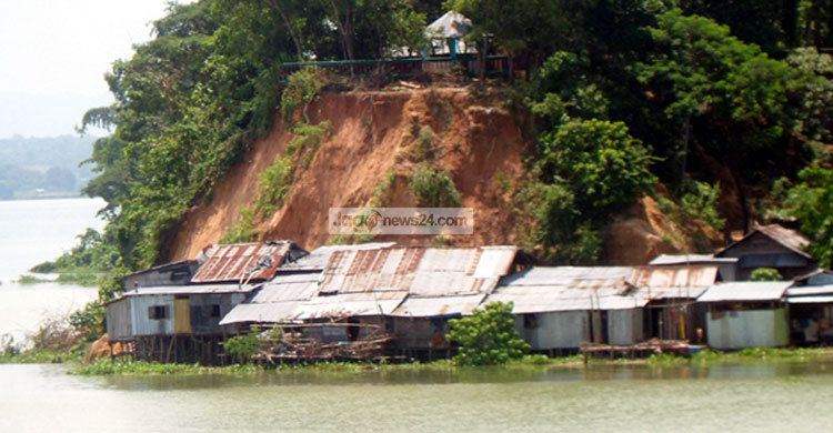 ড্রেজিং না হওয়ায় কাপ্তাই হ্রদ ঘিরে সংকট বাড়ছে