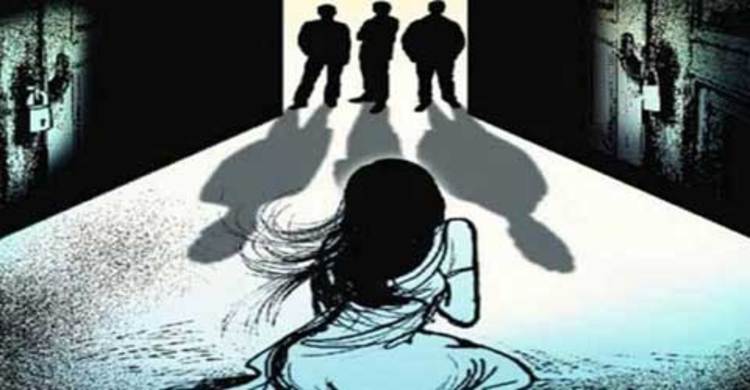 স্কুলছাত্রীকে ধর্ষণের ছবি তুলে চাঁদা দাবি, আটক ২