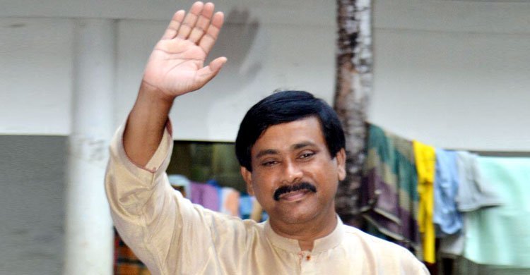 PM administers oath to Comilla City mayor