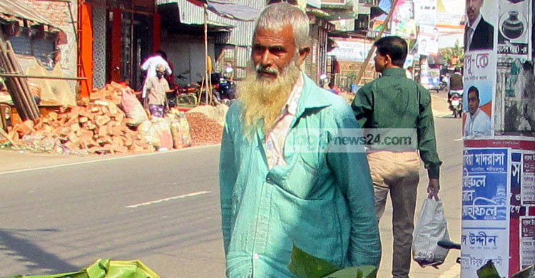 দুধ বিক্রির টাকায় ছেলেকে বিদেশ পাঠালেন বাবা