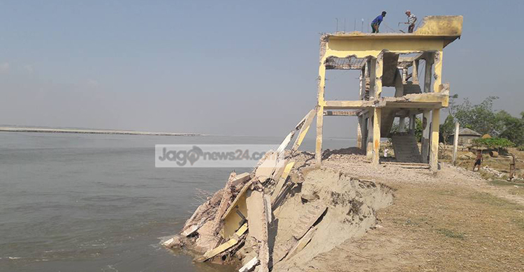 যমুনার ভাঙনে চার বছরে ৮২ শিক্ষাপ্রতিষ্ঠান বিলীন