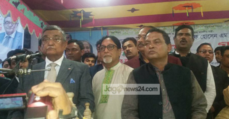 বাংলাদেশ এখন আর গরীব দেশ নেই