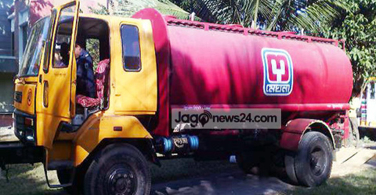 শাহজাদপুরে ৯ হাজার লিটার পেট্রলসহ লরিচালক আটক