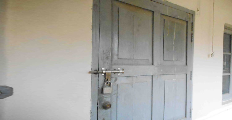 এক মাস ধরে সুন্দরগঞ্জ পিআইও অফিসে তালা