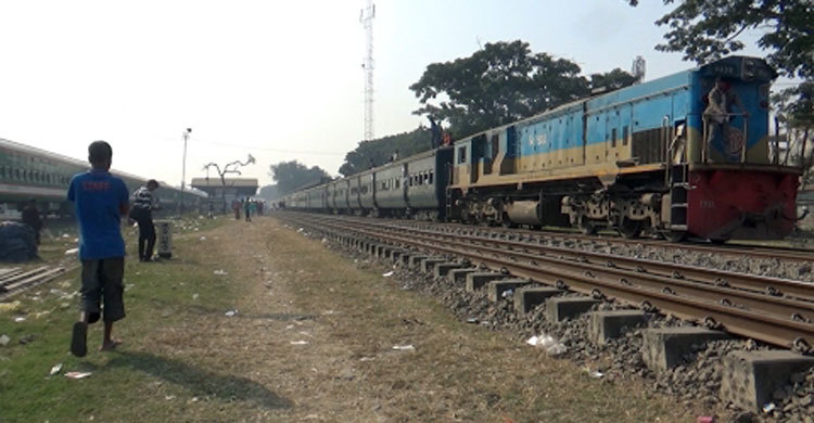 তিতাস ট্রেনের টিকিট কাউন্টার ভাঙচুর