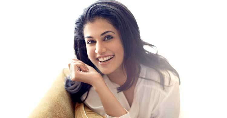 Trendy fashion accessories for women