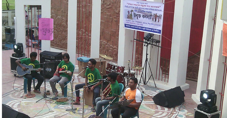 হাওরবাসীর জন্য টাঙ্গাইলে ত্রাণ সংগ্রহ