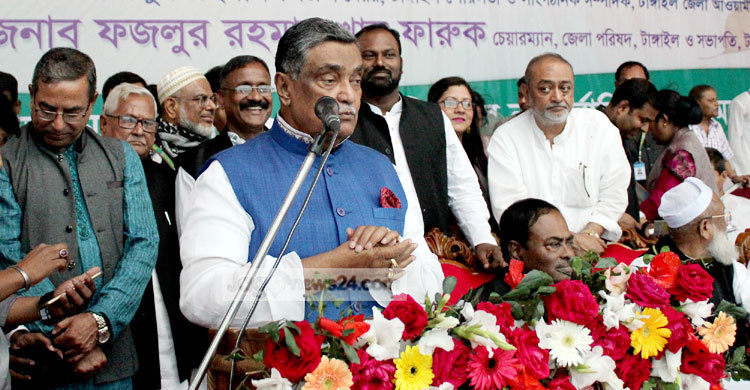 ‘বিএনপি ক্ষমতায় আসলে কাপড় খুলে নেবে’