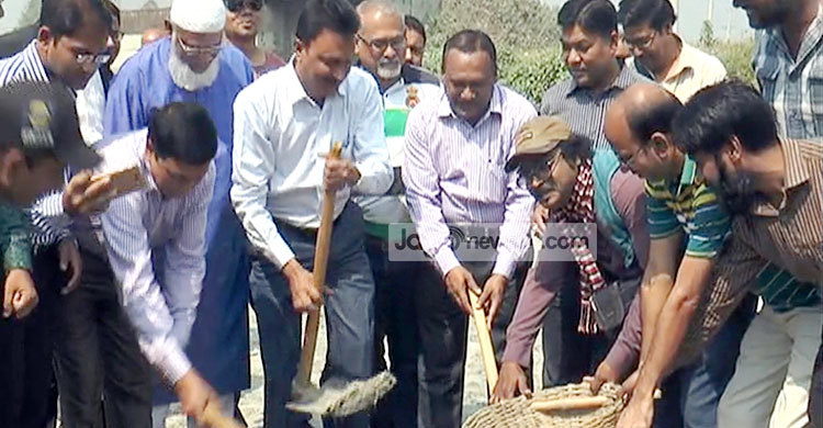 লৌহজং নদীর খনন কাজ উদ্বোধন