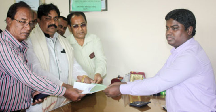 ঠাকুরগাঁও জেলা পরিষদ নির্বাচনে সদস্য প্রার্থীদের মনোনয়ন জমা