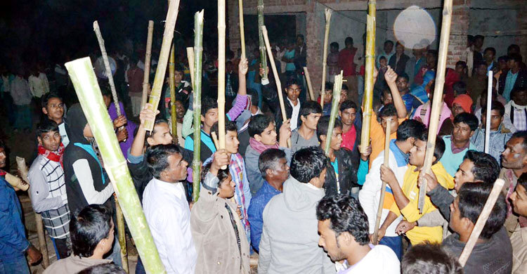 ঠাকুরগাঁওয়ে এমপির জনসভার মঞ্চ ভাঙচুর