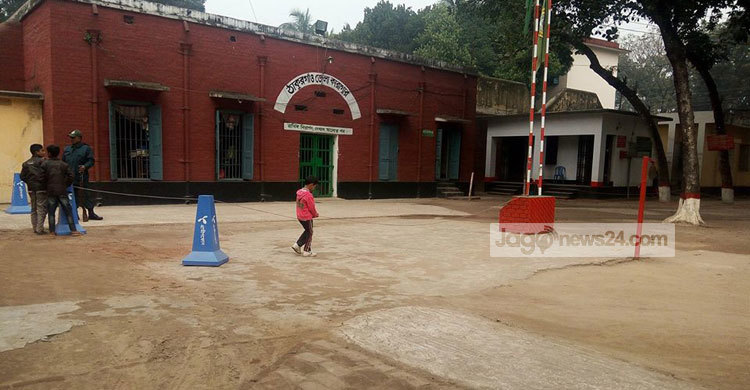 কারাগারে বসে এসএসসি পরীক্ষা দিলো মারুফ