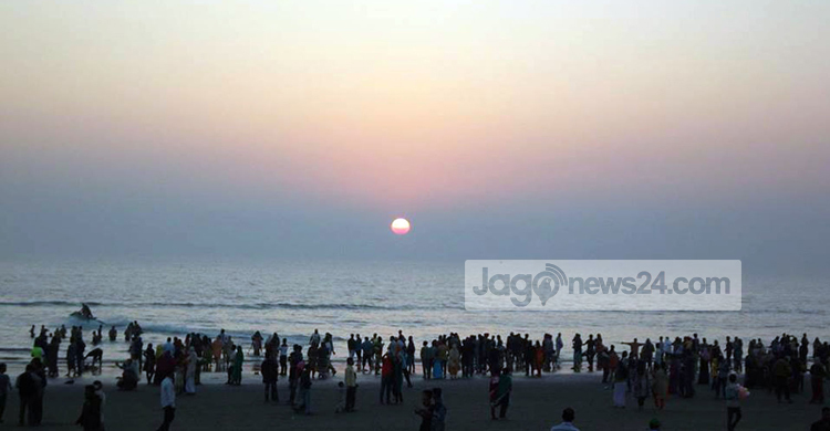 কক্সবাজারে শত কোটি টাকার বাণিজ্য