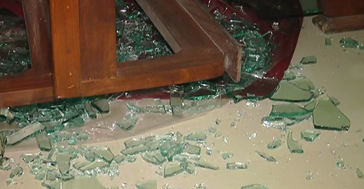 দাওয়াত না দেয়ায় অধ্যক্ষের উপর ছাত্রলীগের হামলা