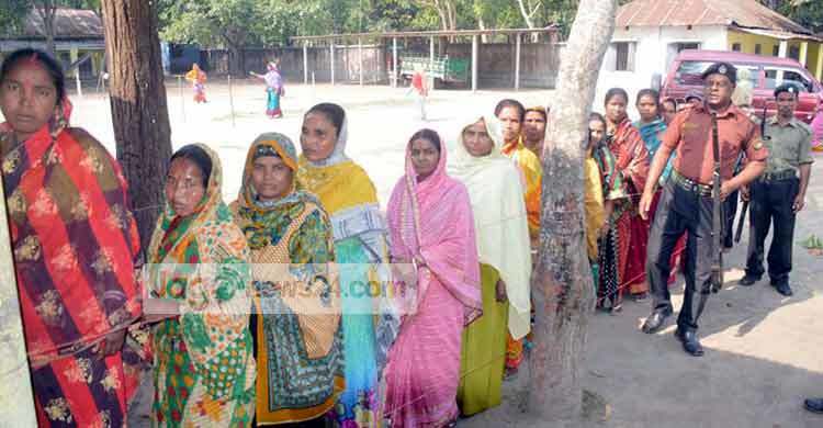 পাটগ্রামে বিলুপ্ত ছিটমহল বাউরায় ভোট চলছে