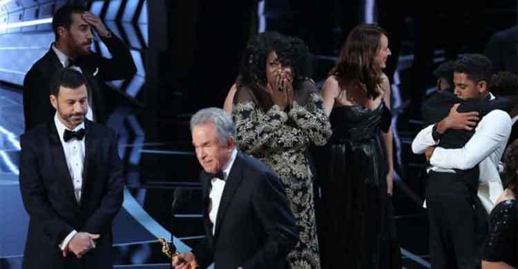 How did the La La Land/Moonlight mix-up happen?