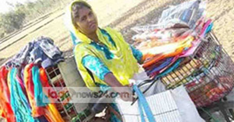 সাইকেলে কাপড় বিক্রি করে দোতলা বাড়ির মালিক আনোয়ারা