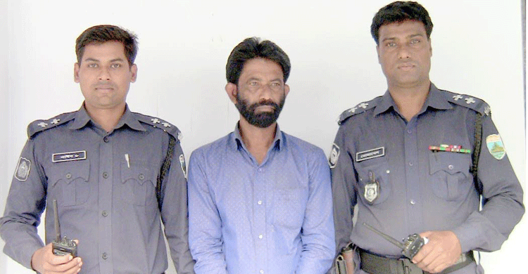 পাঁচবিবিতে প্রধানমন্ত্রীকে কটূক্তি : মাদরাসা শিক্ষক আটক 