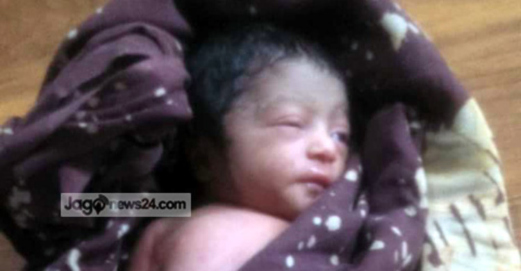 ডাস্টবিন থেকে ভেসে এলো কান্নার শব্দ