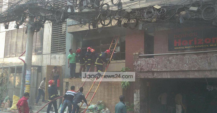 বনানীর ভবনের আগুন নিয়ন্ত্রণে