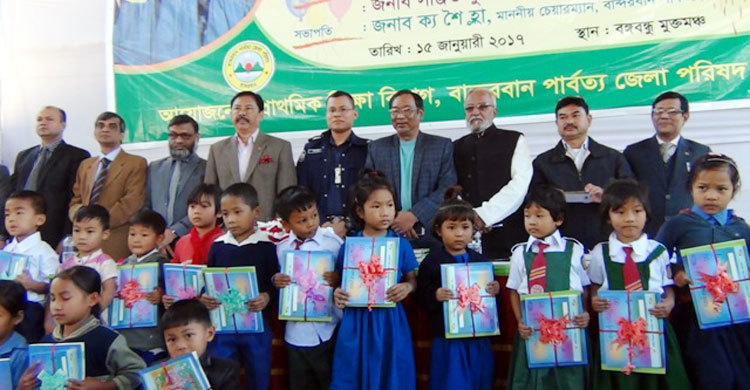 বর্ণমালা পেলেই মাতৃভাষায় বই 