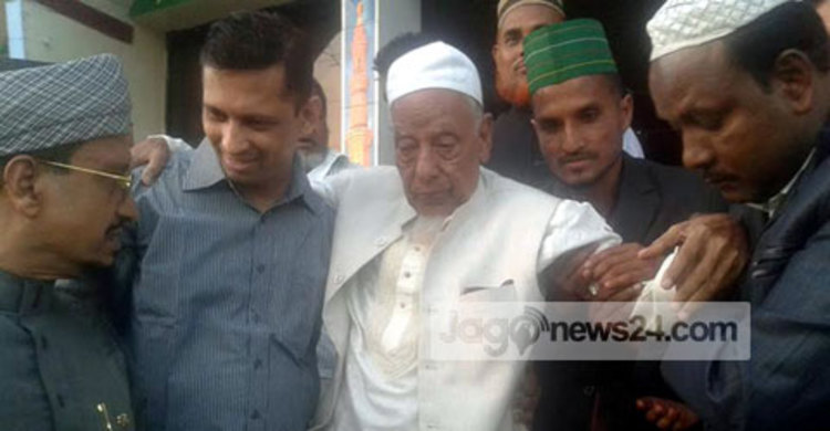 কর্মীদের কাঁধে ভর দিয়ে প্রচারণায় আ.লীগ প্রার্থী