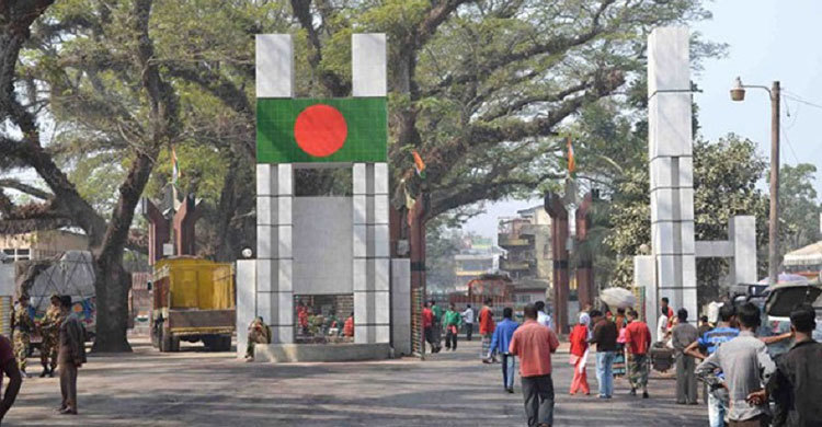 পাচার হওয়া বাংলাদেশি যুবককে হস্তান্তর