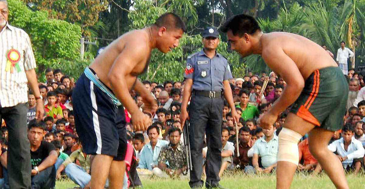 বৈশাখী বর্ষণে পণ্ড কক্সবাজারে ডিসির বলী খেলা