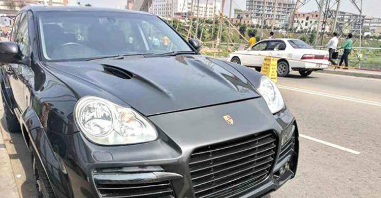 চার কোটি টাকার গাড়ি জমা দিয়ে মালিকের ‘প্রায়শ্চিত্ত’