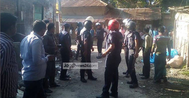 জঙ্গি আস্তানায় মিললো শিশুর মরদেহ 