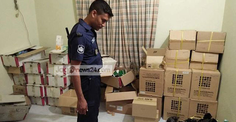 হোটেল সি ওয়েলকামে যৌন উত্তেজক ট্যাবলেটসহ আটক ৩