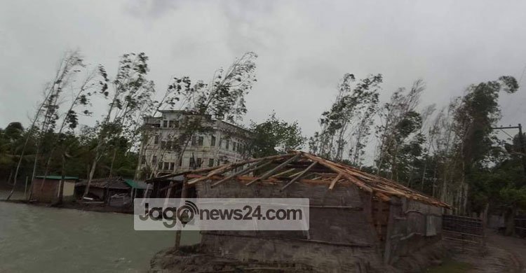 Mora hits Bangladesh: Over 100 homes damaged in Cox’s Bazar