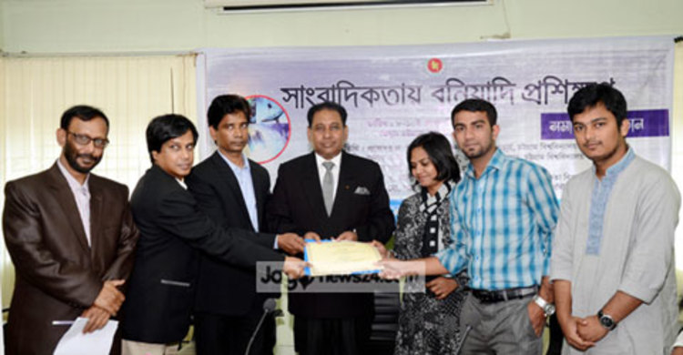 প্রশিক্ষণের মাধ্যমে দেশকে আলোকিত করবে সাংবাদিকরা