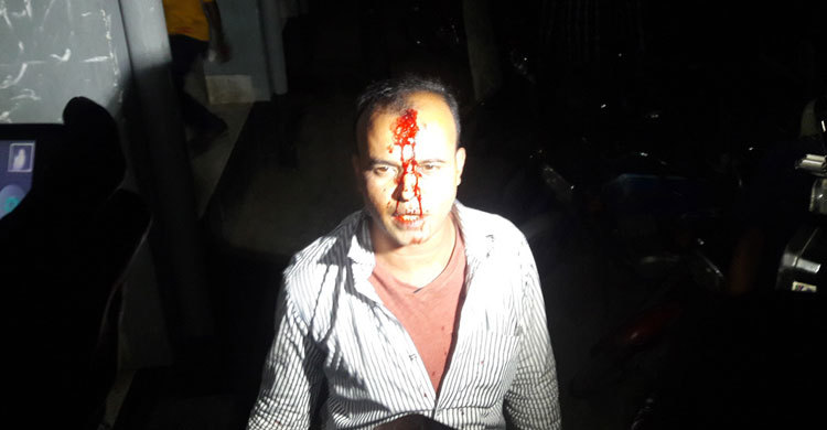 অভিযানে গিয়ে দুদক কর্মকর্তা রক্তাক্ত