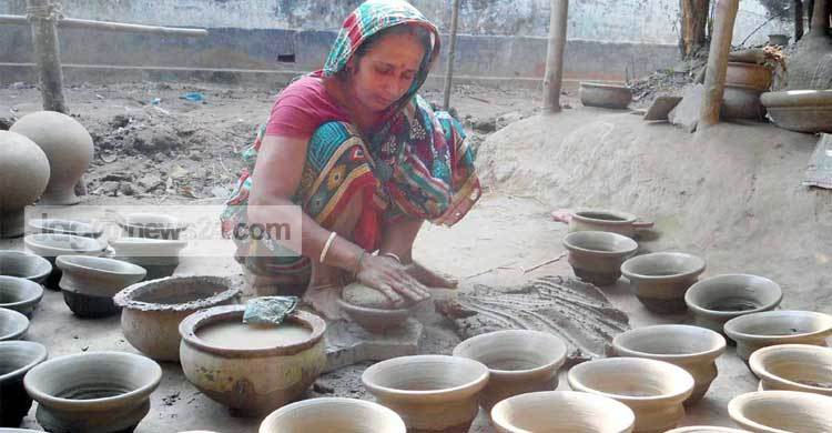 দইয়ের ভাঁড়ই জীবিকা তাদের