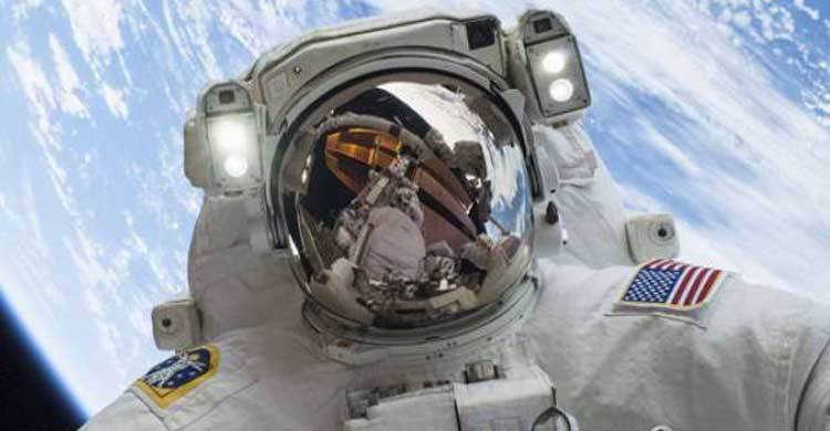 Here’s what can happen to the human brain in space 