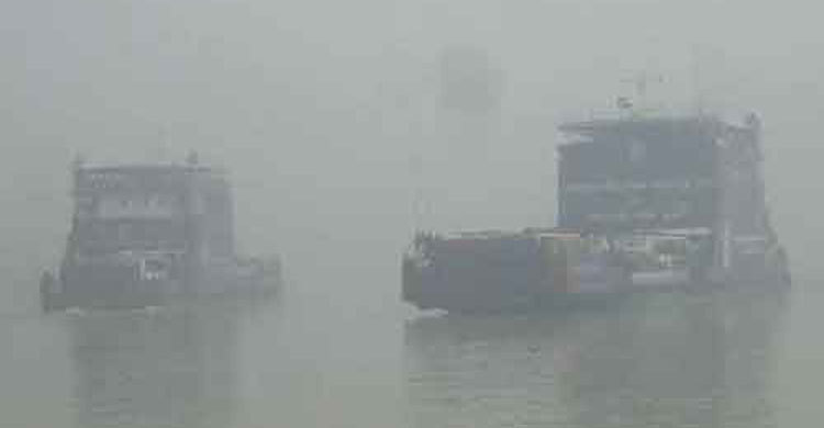 ঘন কুয়াশায় পাটুরিয়া-দৌলতদিয়ায় ফেরি চলাচল বন্ধ