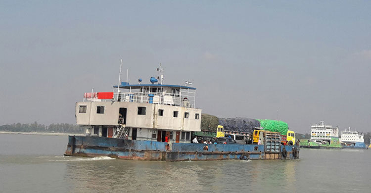 ৩ ঘণ্টা পর ইব্রাহিমপুর-হরিণা ঘাটে ফেরি চলাচল শুরু