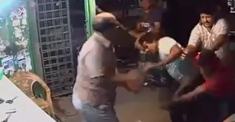 মুক্তিযোদ্ধাকে পেটানোর ভিডিও ভাইরাল